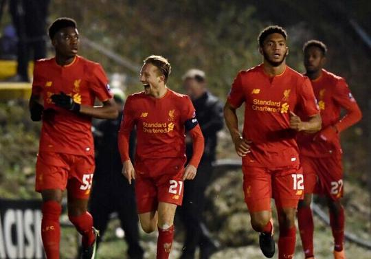 中国女足2-3苏格兰女足，张琳艳、吴澄舒互相传射，豪厄特吊射双响